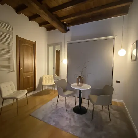 Condotti Rooms
