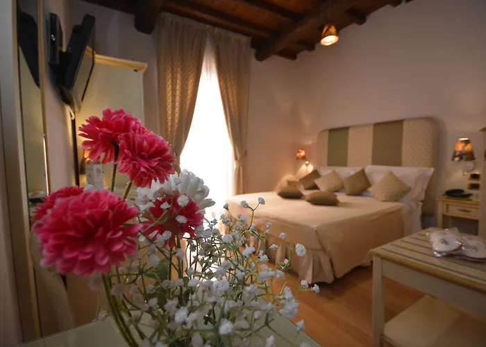 Condotti Konukevi 4*